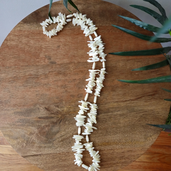 Off White Polished Shell Necklace - Picture 6 of 7